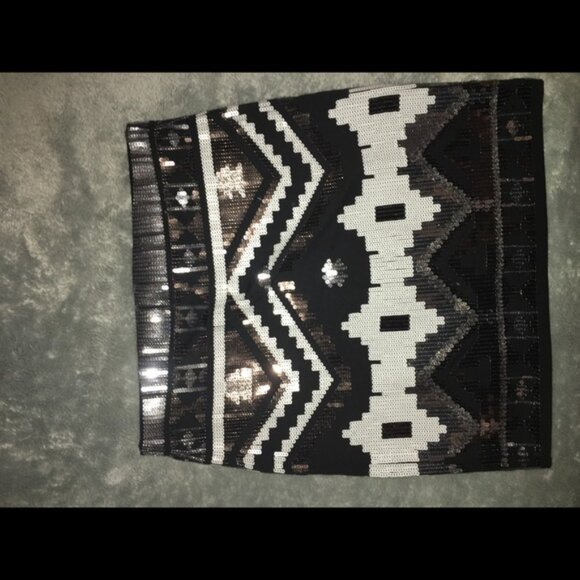 Express Aztec Sequin mini skirt - Picture 2 of 3